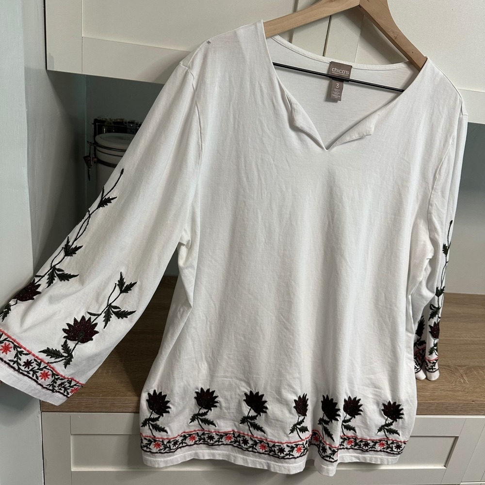 Chico's Size 3 Floral Embroidered Top Womens 3/4 Sleeve Cotton Notched V-Neck